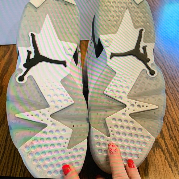 Air Jordan Sneakers, size 8.5. BOX IS NOT INCLUDED. - Picture 9 of 16